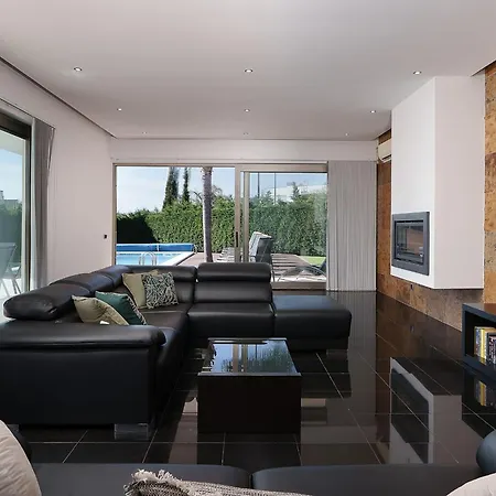 וילה Marina Luxurious House With Pool By Lovelystay פראגודו
