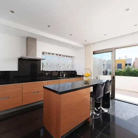 וילה Marina Luxurious House With Pool By Lovelystay פראגודו
