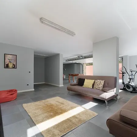 וילה Marina Luxurious House With Pool By Lovelystay פראגודו